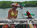cartagena-women-boat-1104-10